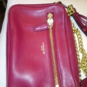 COACH~2 WAY CLUTCH/CROSSBODY with~BOLD GOLD CHAIN
